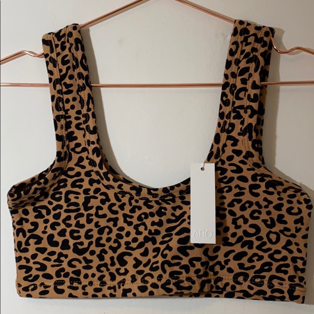 NWT ARQ Wide Strap Bra in Leopard Size Medium